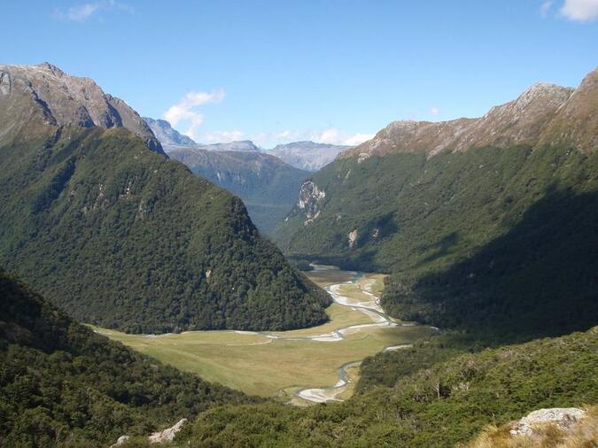 Vy från Routeburn Falls Hut 1000möh