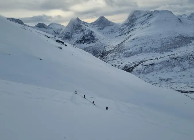 Hundratals imponerande toppar omger Åndalsnes.