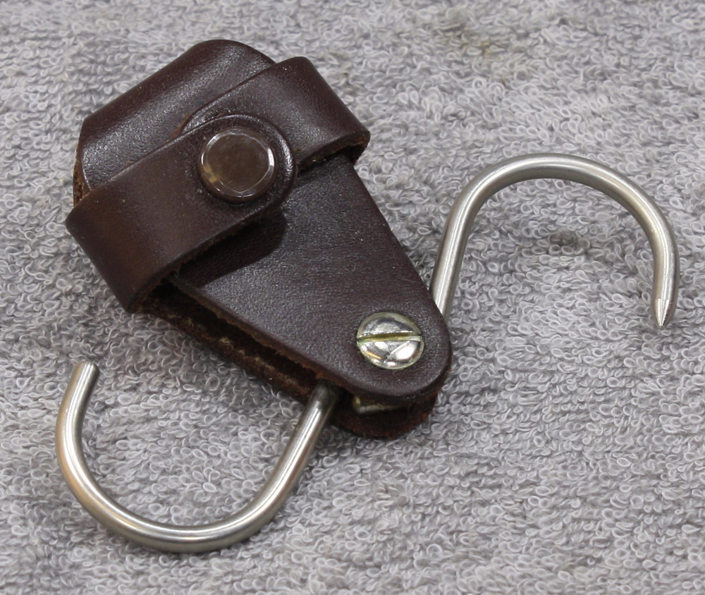 akah-leather-hooks.jpg